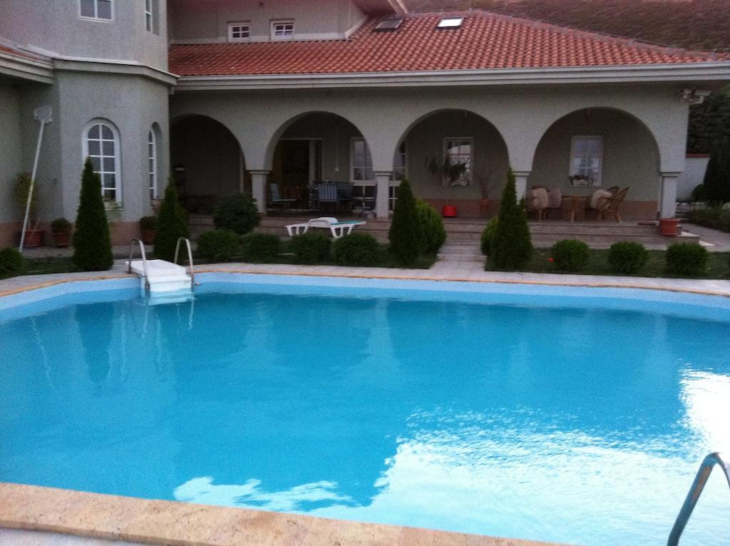 Hotel Sunny House Sopiste Exterior foto